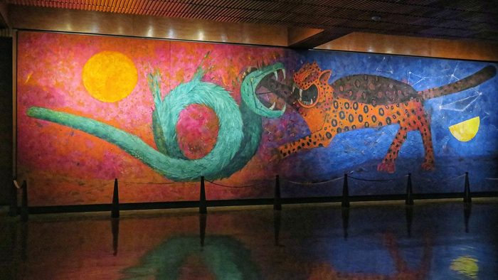 Battle of Quetzalcóatl, serpent god, and Tezcatlipoca, jaguar god